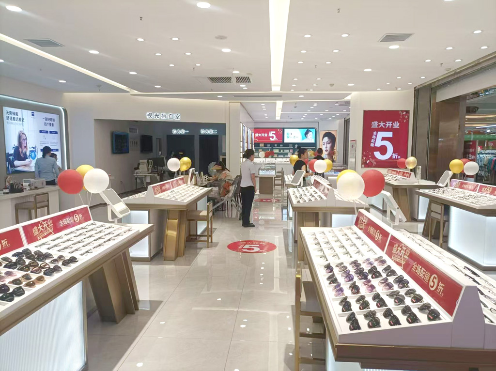 热烈祝贺金牛龙湖北城天街店重装开业